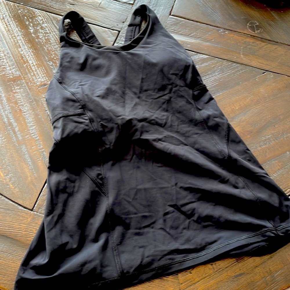 Lululemon Black Work Out Tank size 6 worn once